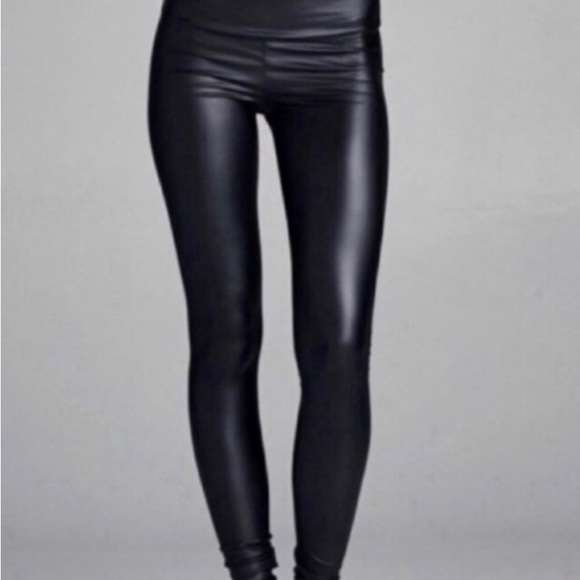 Faux leather high waisted leggings - Picture 2 of 4
